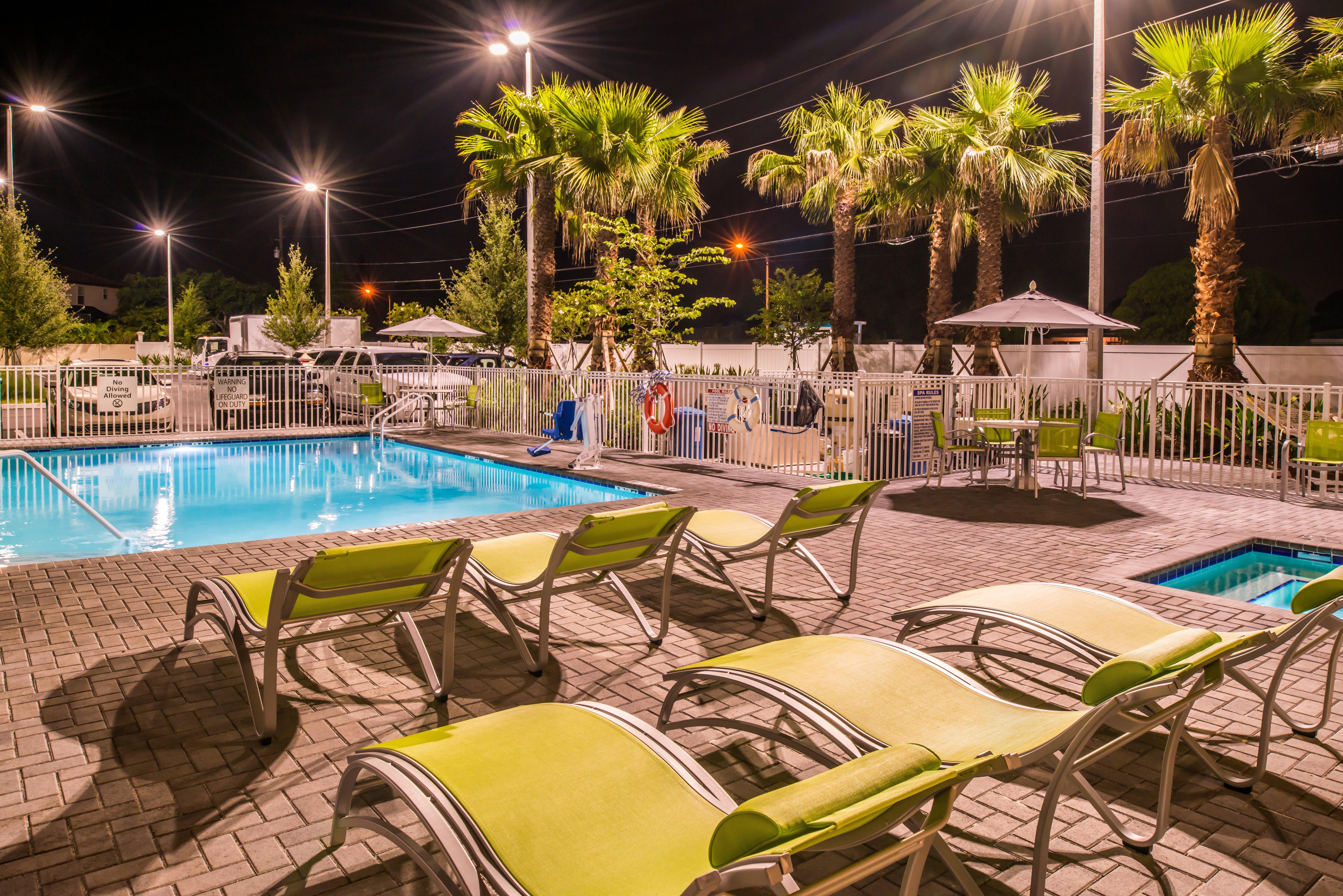 Holiday Inn Express & Suites - St. Petersburg - Madeira Beach By Ihg Extérieur photo