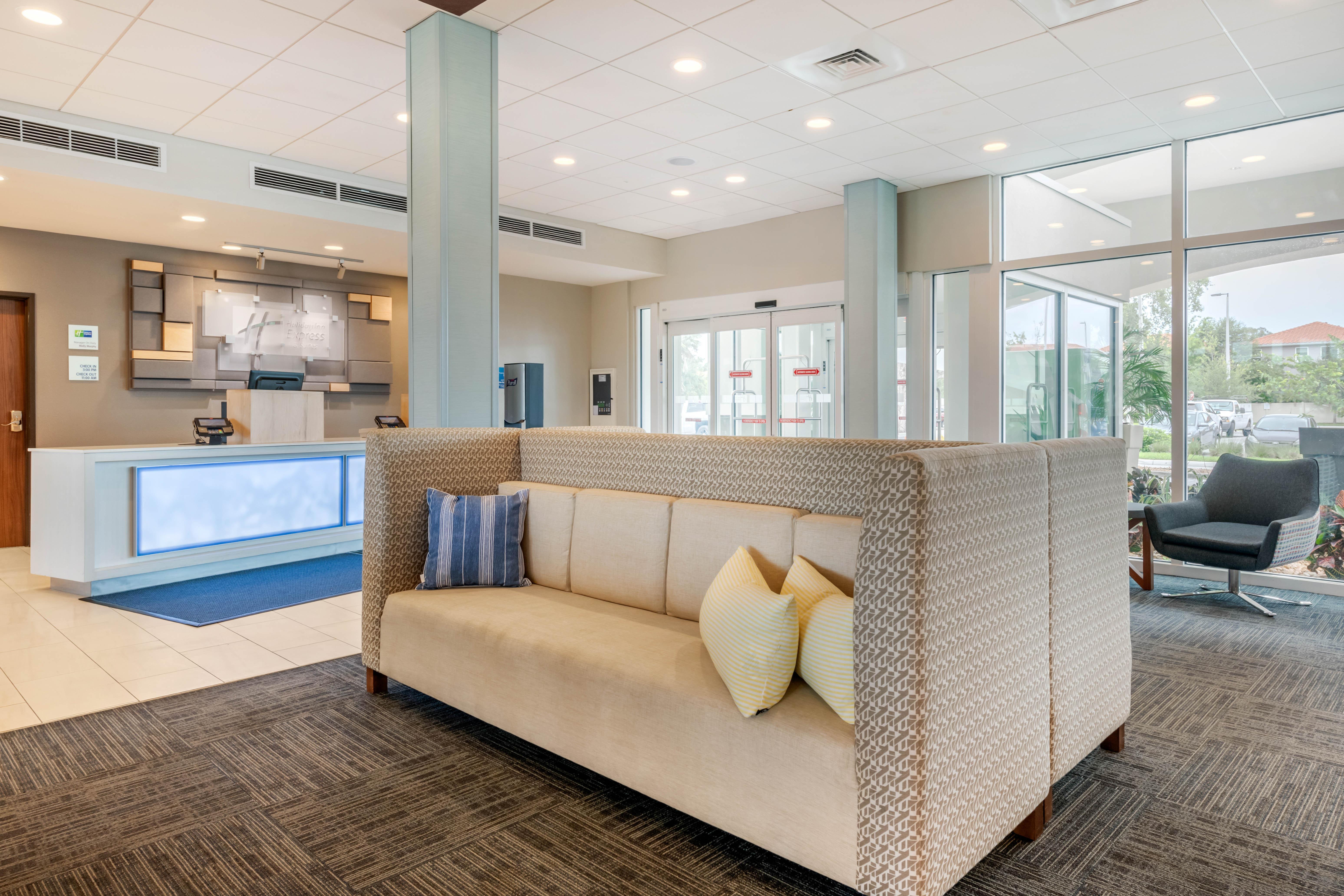 Holiday Inn Express & Suites - St. Petersburg - Madeira Beach By Ihg Extérieur photo