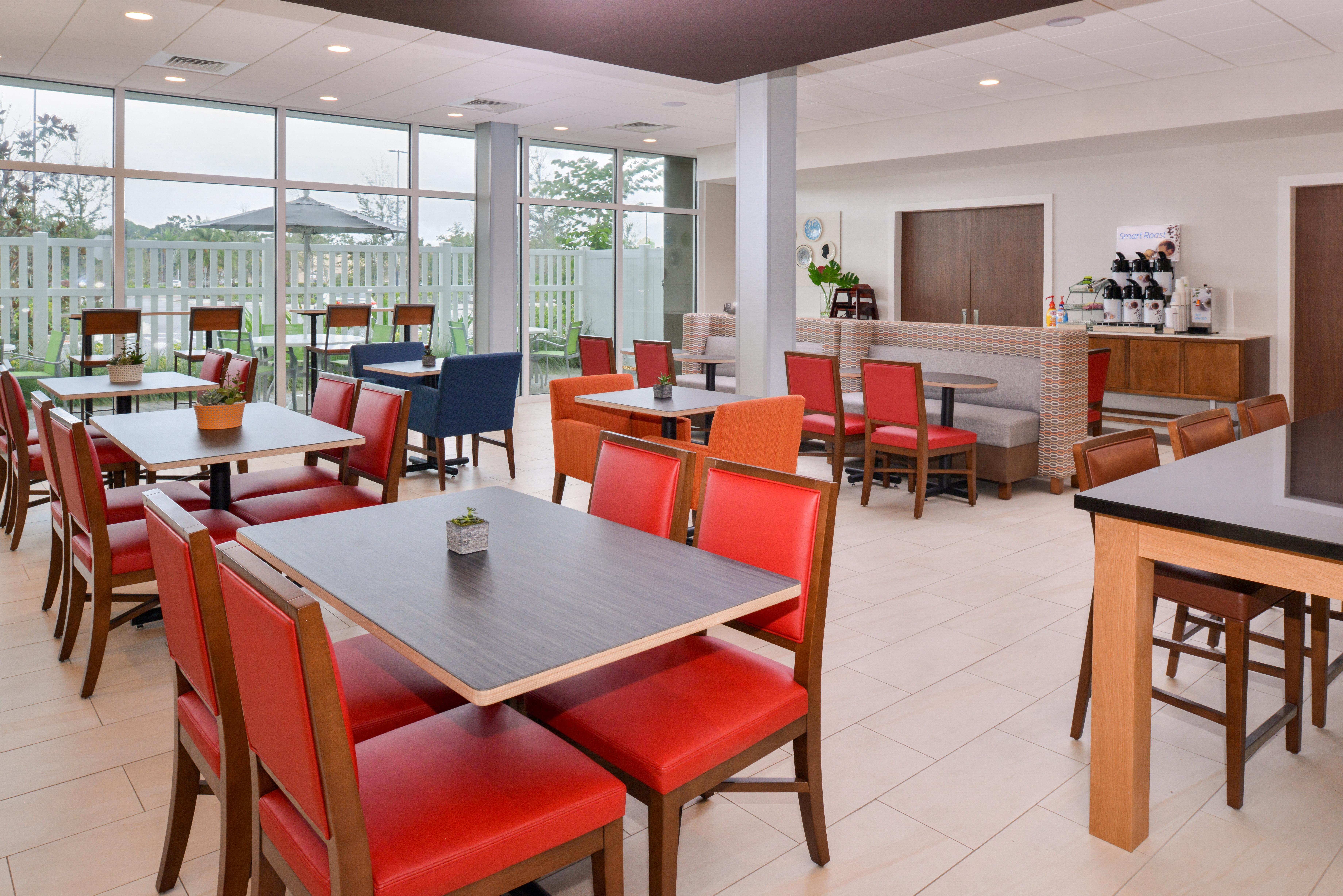 Holiday Inn Express & Suites - St. Petersburg - Madeira Beach By Ihg Extérieur photo